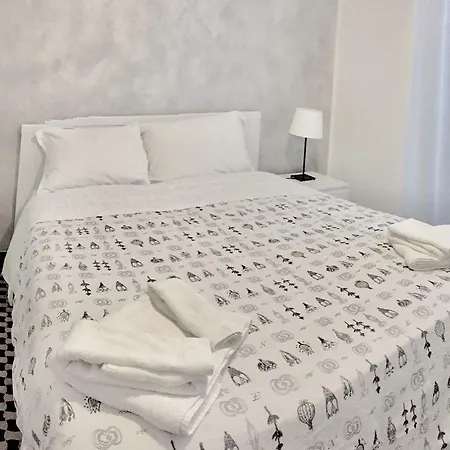 House לינה וארוחת בוקר