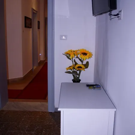 House לינה וארוחת בוקר רג'יו די קאלאבריה