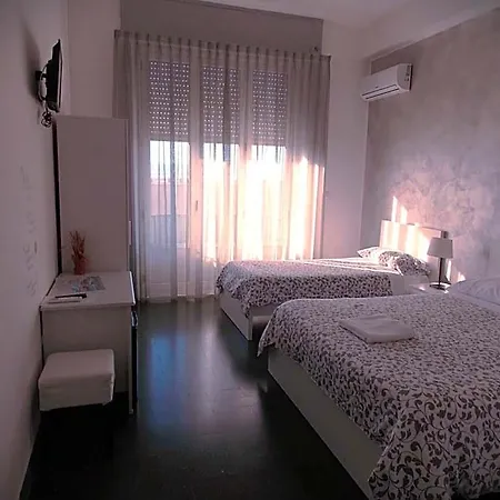 House לינה וארוחת בוקר רג'יו די קאלאבריה