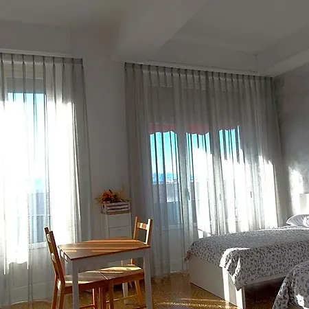 לינה וארוחת בוקר House