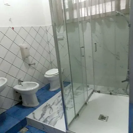 House לינה וארוחת בוקר רג'יו די קאלאבריה