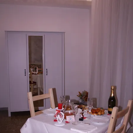 Alojamento de Acomodação e Pequeno-almoço House 4*