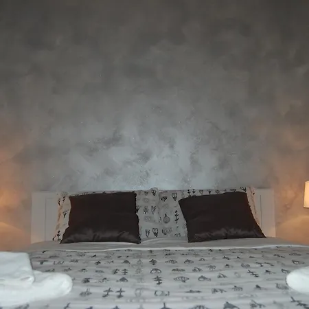 House Bed & Breakfast